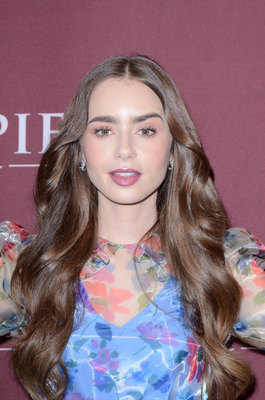Lily Collins Poster 3858175