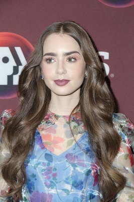 Lily Collins Poster 3858178