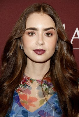 Lily Collins Poster 3858214