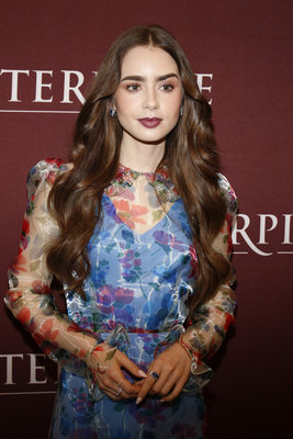 Lily Collins Poster 3858218