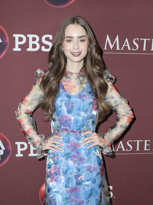 Lily Collins Poster 3858230