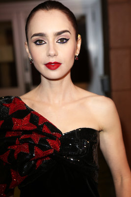 Lily Collins Poster 3858233