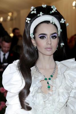 Lily Collins Poster 3858234