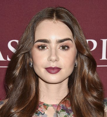 Lily Collins Poster 3858238