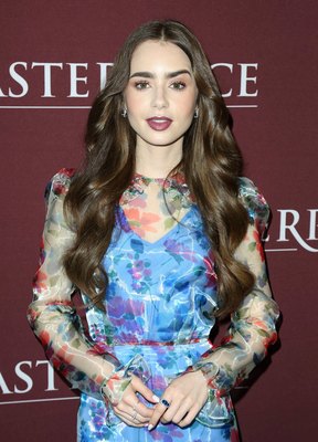 Lily Collins Poster 3858242