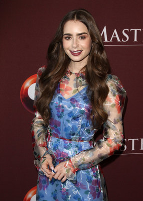 Lily Collins Poster 3858247