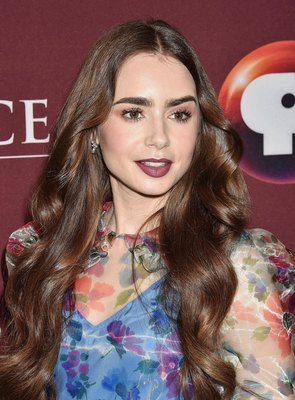 Lily Collins Poster 3858264