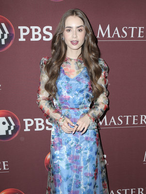 Lily Collins Poster 3858267