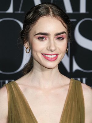 Lily Collins Poster 3878075