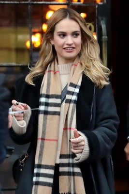 Lily James Poster 2927625
