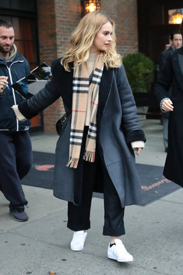 Lily James Poster 2927671