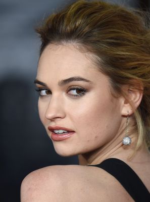 Lily James Poster 2927699