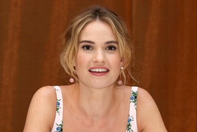 Lily James Poster 3737820