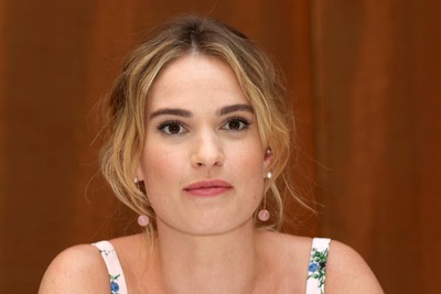Lily James Poster 3737825