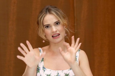 Lily James Poster 3737840