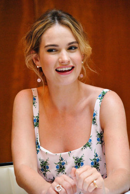 Lily James Poster 3737841