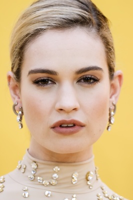 Lily James Poster 3857626