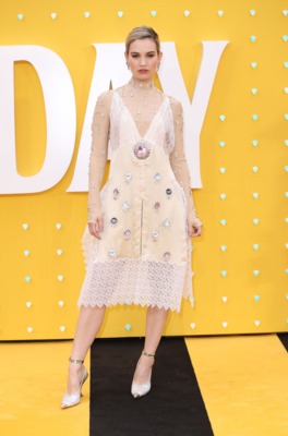 Lily James Poster 3857630