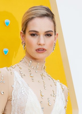 Lily James Poster 3857636