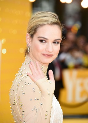 Lily James Poster 3857637