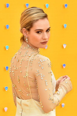 Lily James Poster 3877850