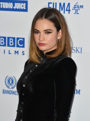 Lily James Poster 3905002
