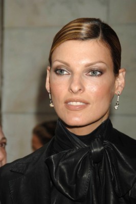 Linda Evangelista Poster 1359242