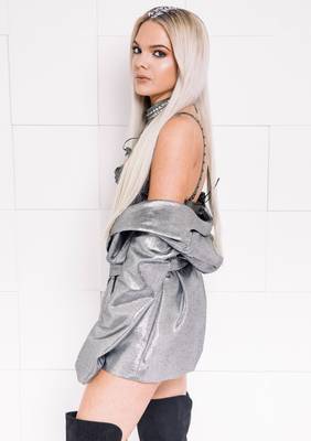 Louisa Johnson Poster 2662740