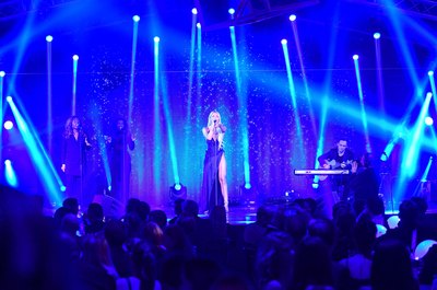 Louisa Johnson Poster 3201508