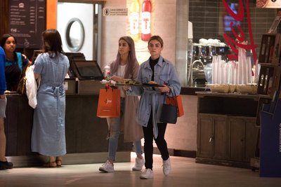 Lucy Hale Poster 3314109