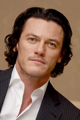 Luke Evans Poster 2363968