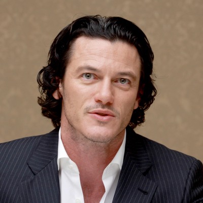 Luke Evans Poster 2363969