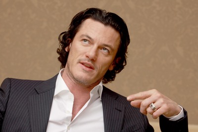 Luke Evans Poster 2363972