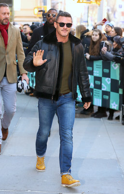 Luke Evans Poster 2974782