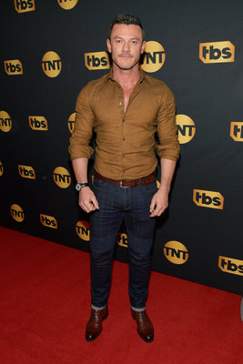 Luke Evans Poster 2974788