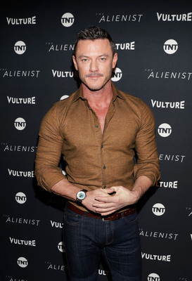 Luke Evans Poster 2974793