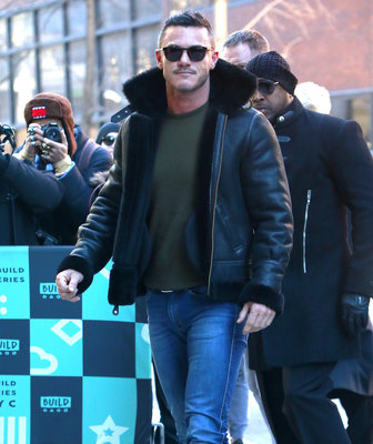 Luke Evans Poster 2974807