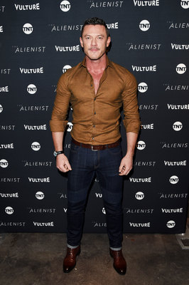 Luke Evans Poster 2974817