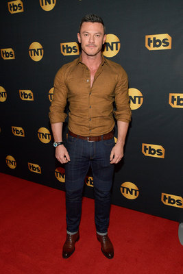 Luke Evans Poster 2974825
