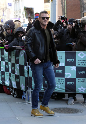 Luke Evans Poster 2974826
