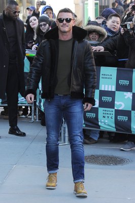 Luke Evans Poster 2974830