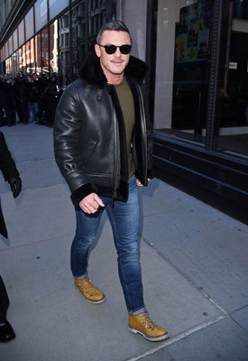 Luke Evans Poster 2974843