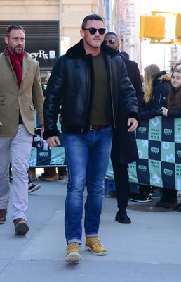 Luke Evans Poster 2974850