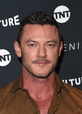 Luke Evans Poster 2974870
