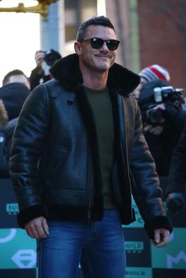 Luke Evans Poster 2974876
