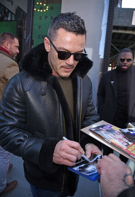 Luke Evans Poster 2974900
