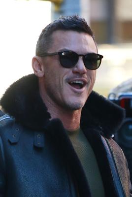 Luke Evans Poster 2974904
