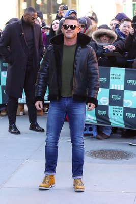 Luke Evans Poster 2974905