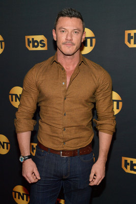 Luke Evans Poster 2974910