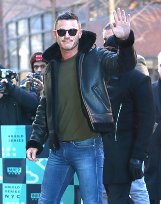 Luke Evans Poster 2974913